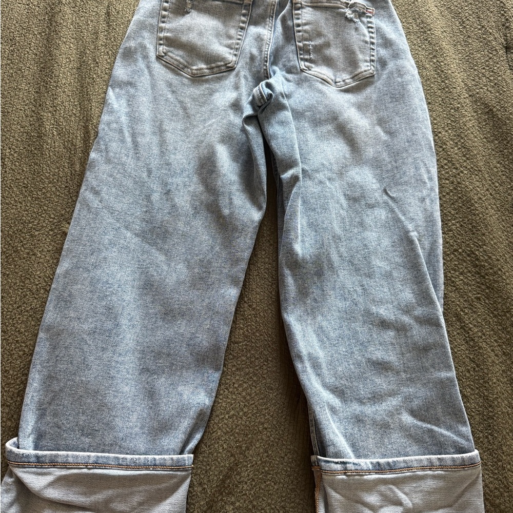 Edge Light Blue Ankle & Cropped Jeans